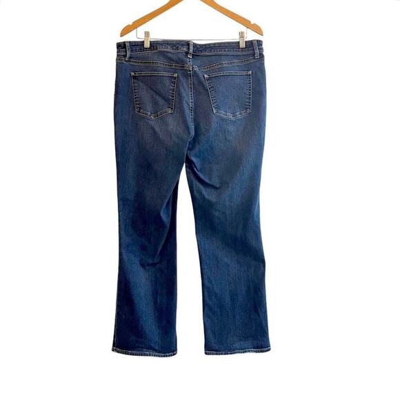 Talbots Womens Size 16 Petite Bootcut Flawless Five-Pocket Medium Wash Jeans EUC - Picture 4 of 7